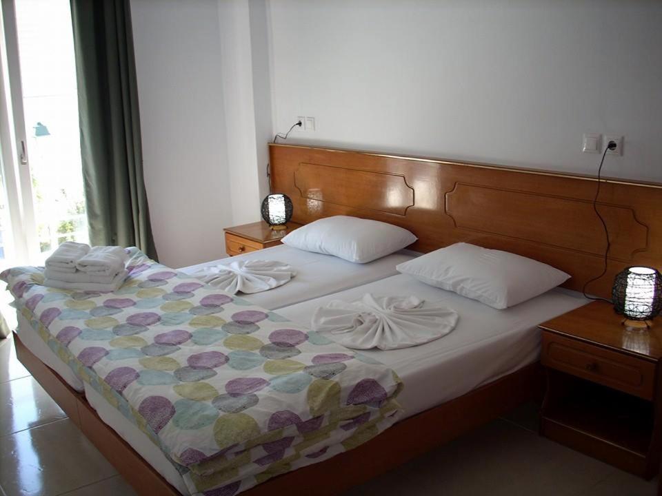 Sea Breeze 2 Apartments Мастіхарі Екстер'єр фото