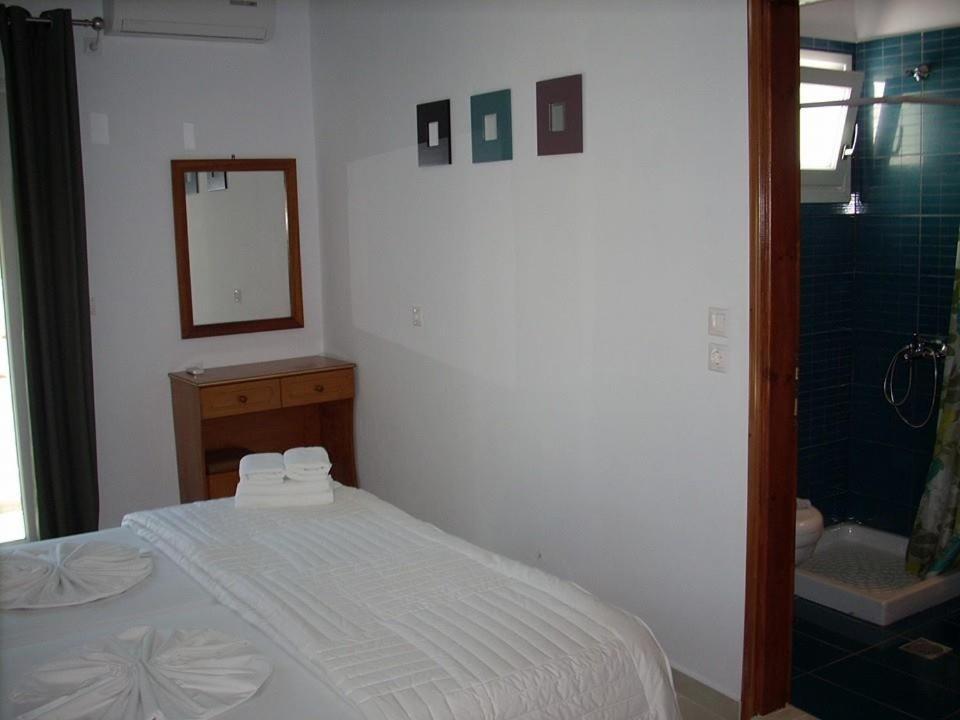 Sea Breeze 2 Apartments Мастіхарі Екстер'єр фото