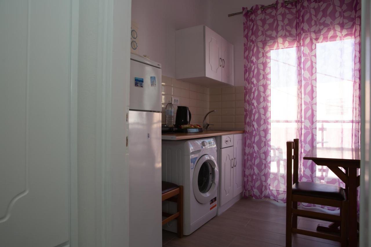 Sea Breeze 2 Apartments Мастіхарі Екстер'єр фото