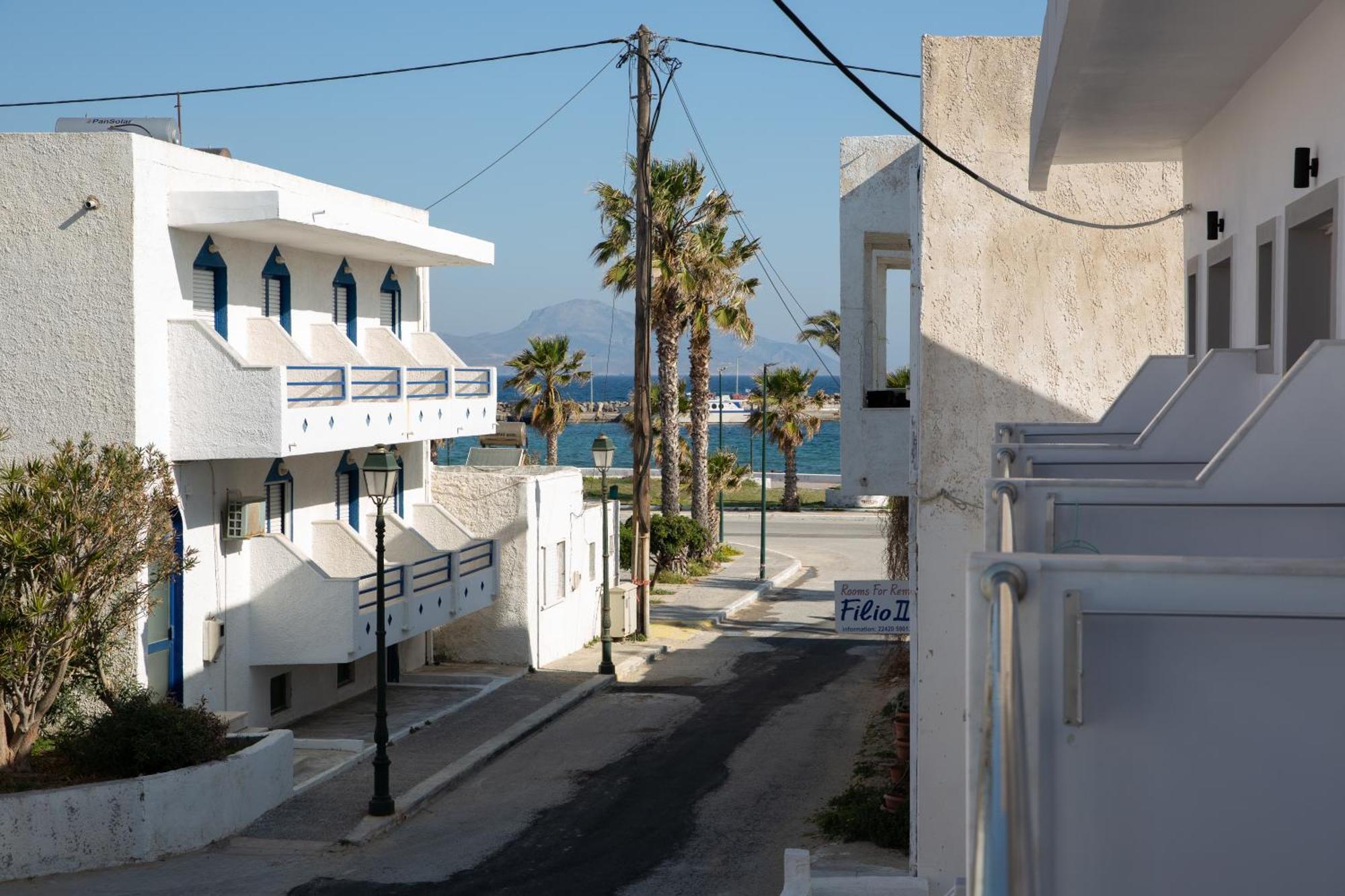 Sea Breeze 2 Apartments Мастіхарі Екстер'єр фото