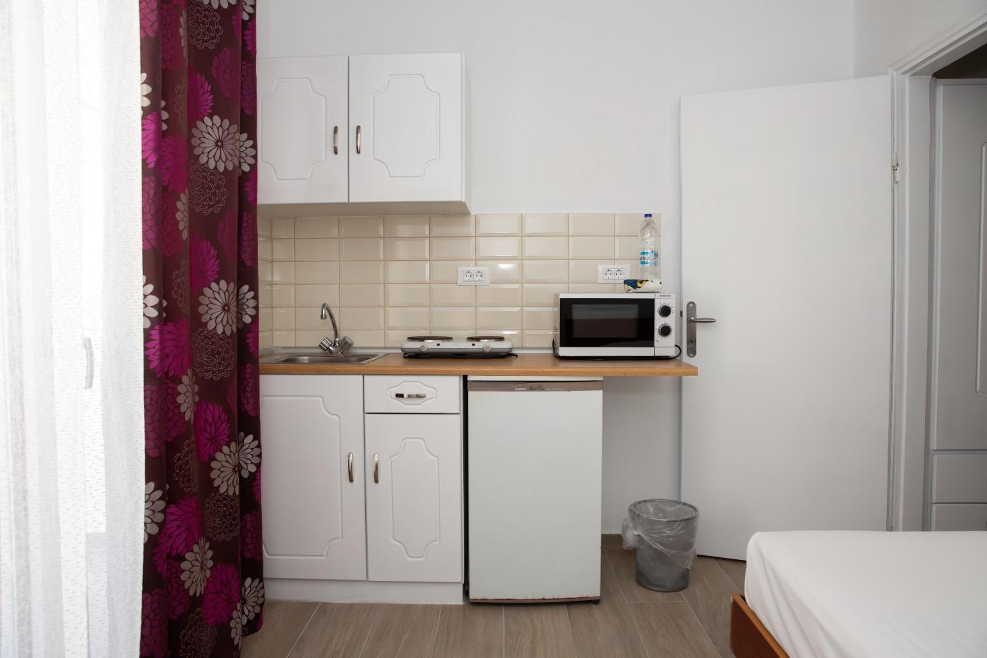 Sea Breeze 2 Apartments Мастіхарі Екстер'єр фото