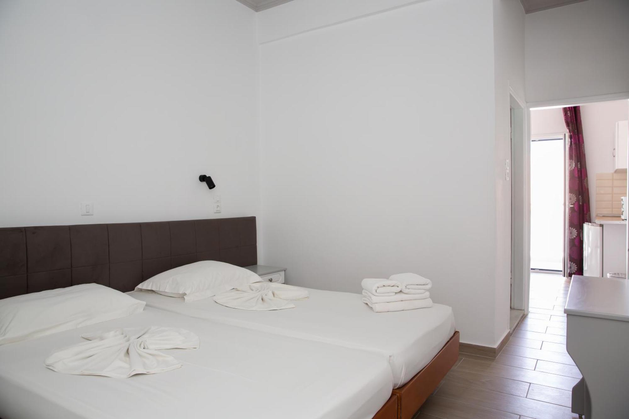 Sea Breeze 2 Apartments Мастіхарі Екстер'єр фото